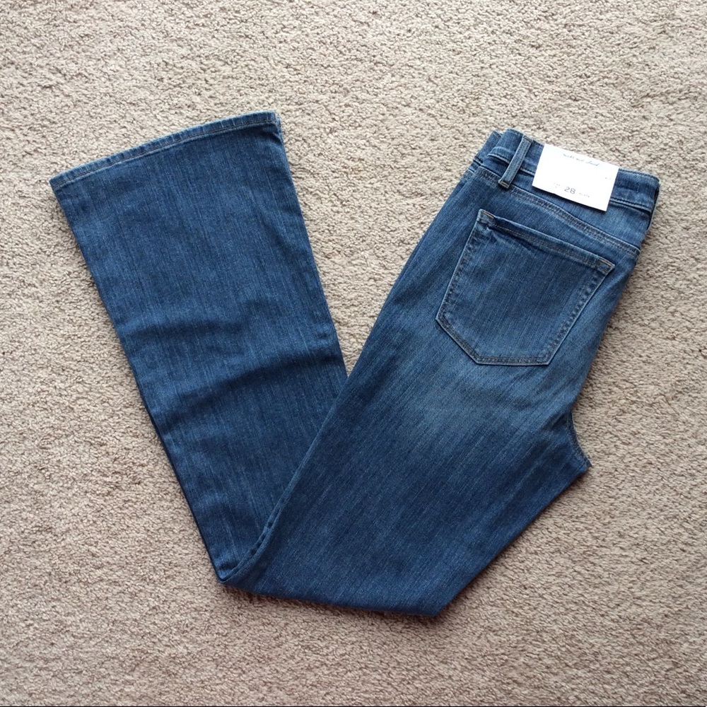*NWT* LOFT Flare Jeans - Picture 4 of 6